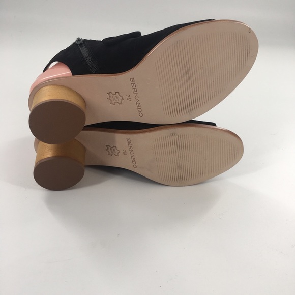 NWT Bernardo Luna Black Suede Booties Sandals Bow - Picture 9 of 9